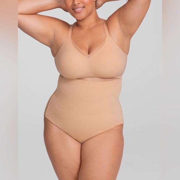 SweetHoney Other - Honeylove SuperPower Thong Bodysuit Shapewear Nude Size 1X with Wash Bag